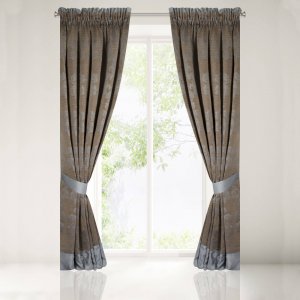 ZASŁONY DO ELEGANCKIEGO SALONU – 5 ZŁOTYCH ZASAD WYBORU DEKORACJI OKIENNEJ