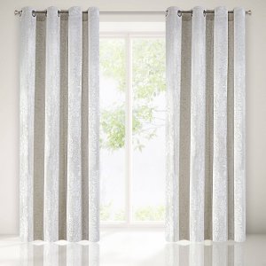 ZASŁONY DO ELEGANCKIEGO SALONU – 5 ZŁOTYCH ZASAD WYBORU DEKORACJI OKIENNEJ