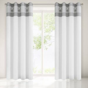 JAK USUNĄĆ PLAMĘ Z FARBY Z FIRANKI?