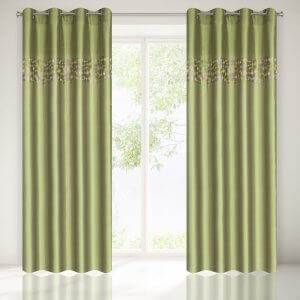 FIRANKA NA OKNO DACHOWE – CZY MA SZANSĘ SIĘ SPRAWDZIĆ