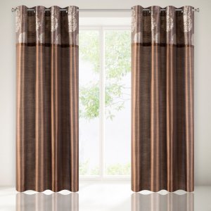 ZASŁONY ZACIEMNIAJĄCE DO SYPIALNI – DLACZEGO WARTO W NIE INWESTOWAĆ