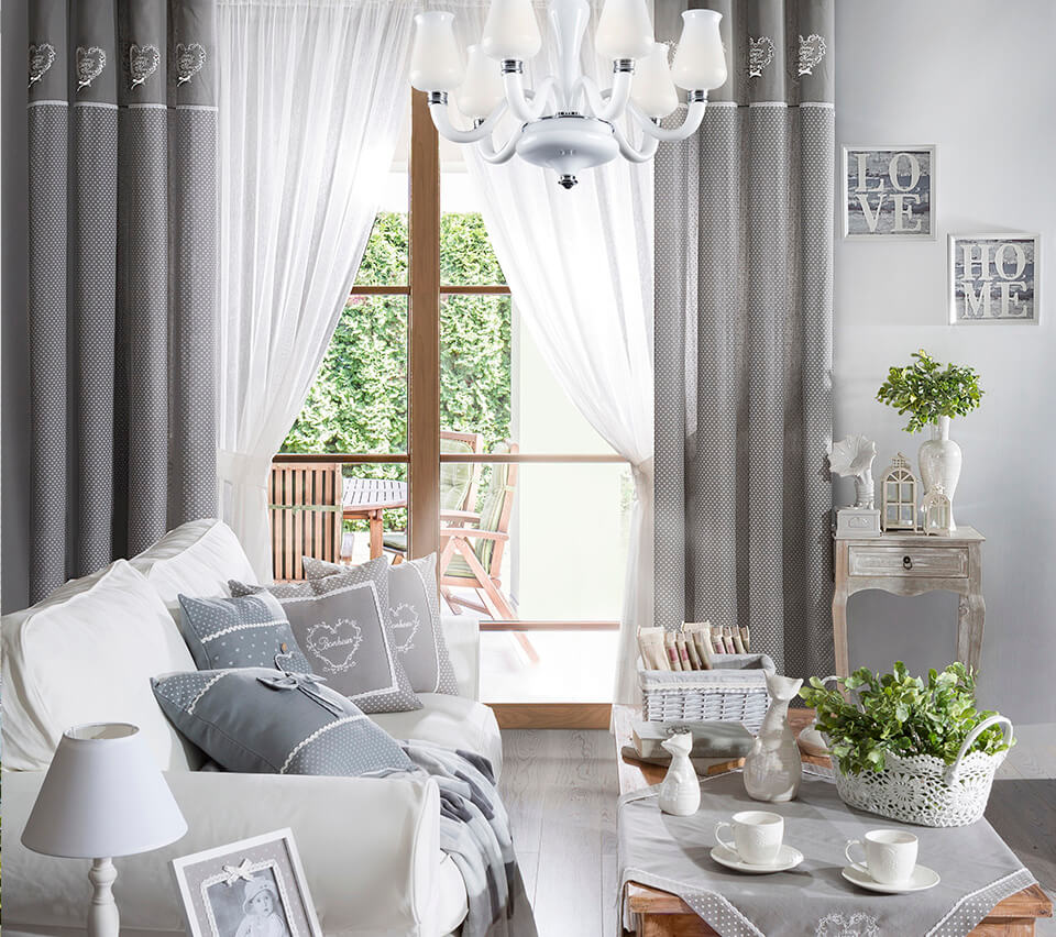 Firanki i zasłony – jak je ze sobą łączyć?