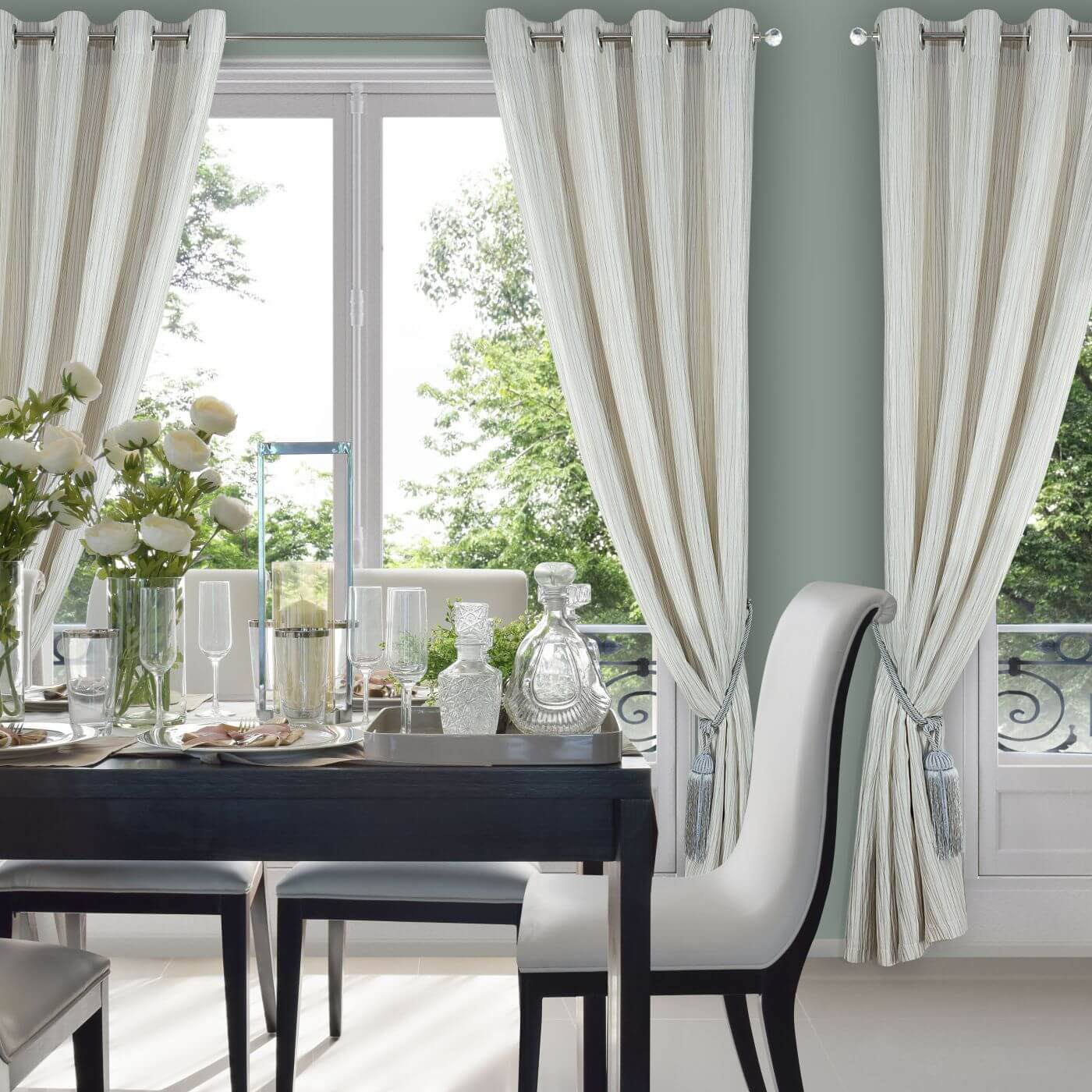 jak układać ciężkie zasłony