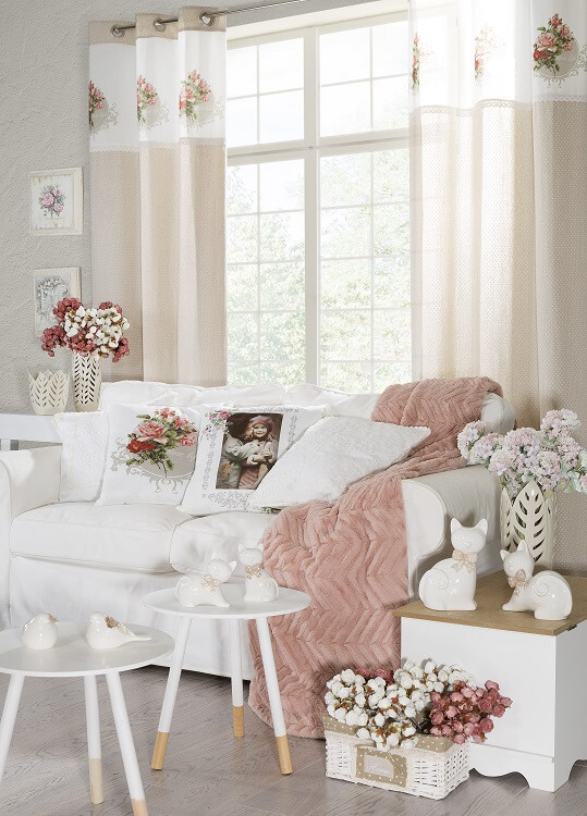 Zasłony w kwiaty – jak zrobić z nich uniwersalną dekorację2-min