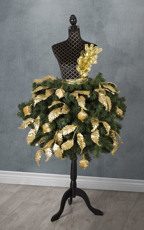 dekoracje na karnawał zdobione manekiny