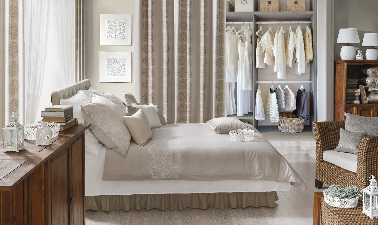 Parawan w pokoju - jak oddzielić część pomieszczenia tkaniną-min