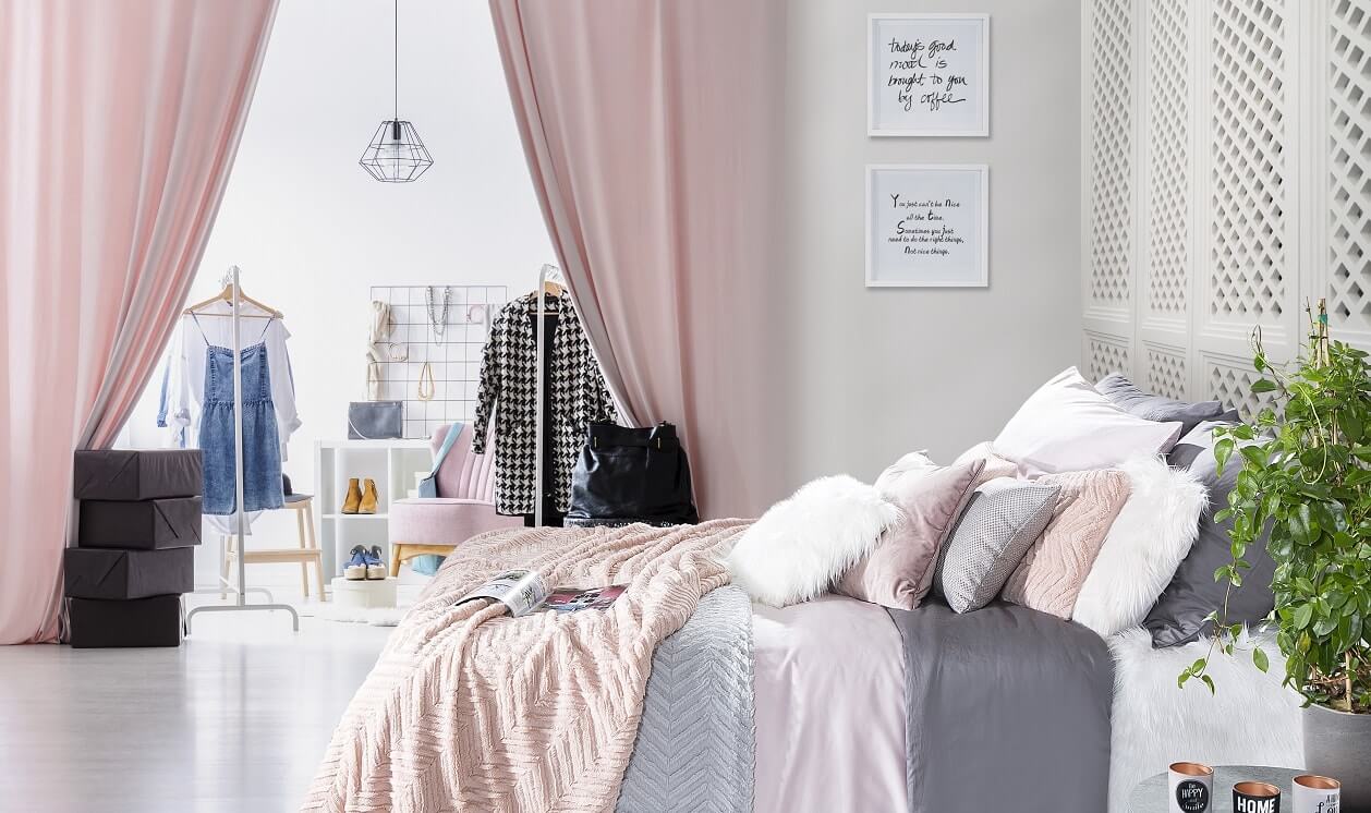 parawan w pokoju (3)-min