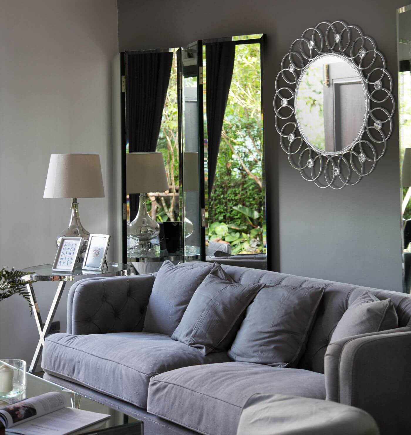 jak powiesić lustro