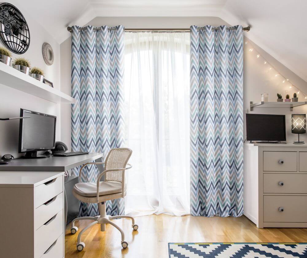 pokój młodzieżowy na poddaszu