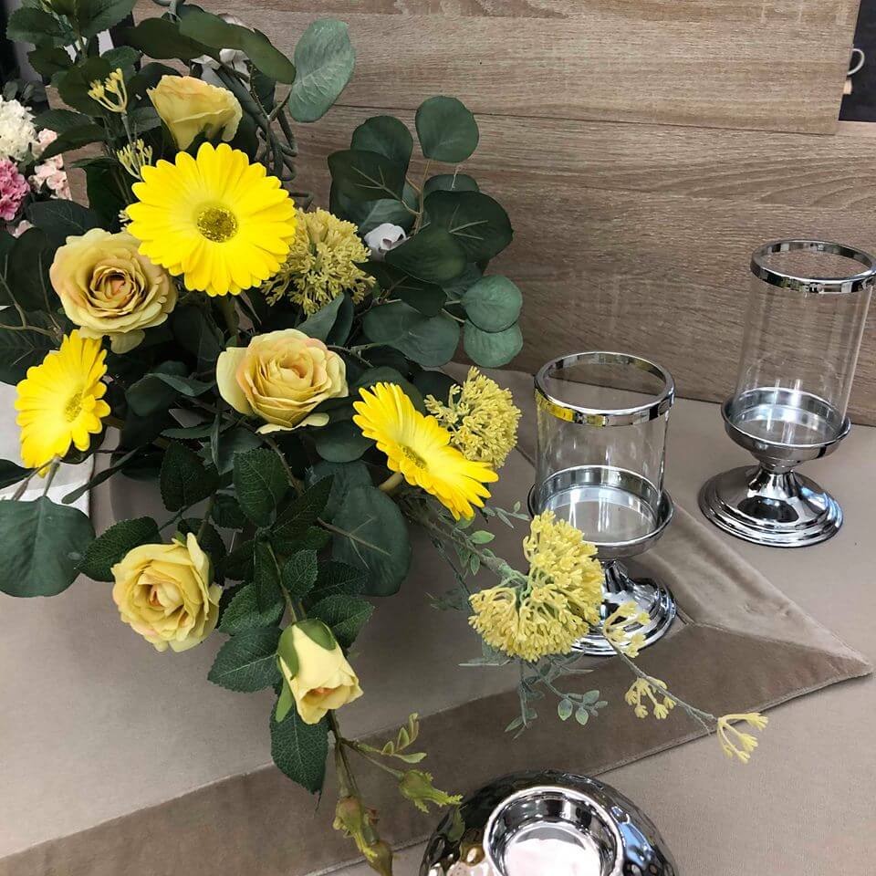 kwiaty w wazonie eurofirany