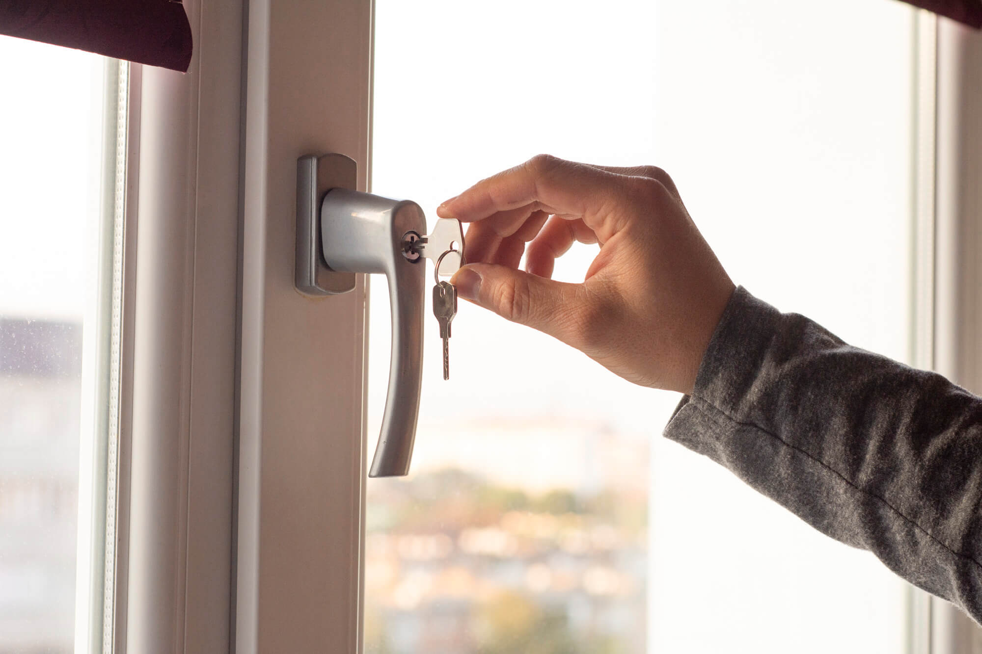 dekoracje okna bezpieczne dla dzieci