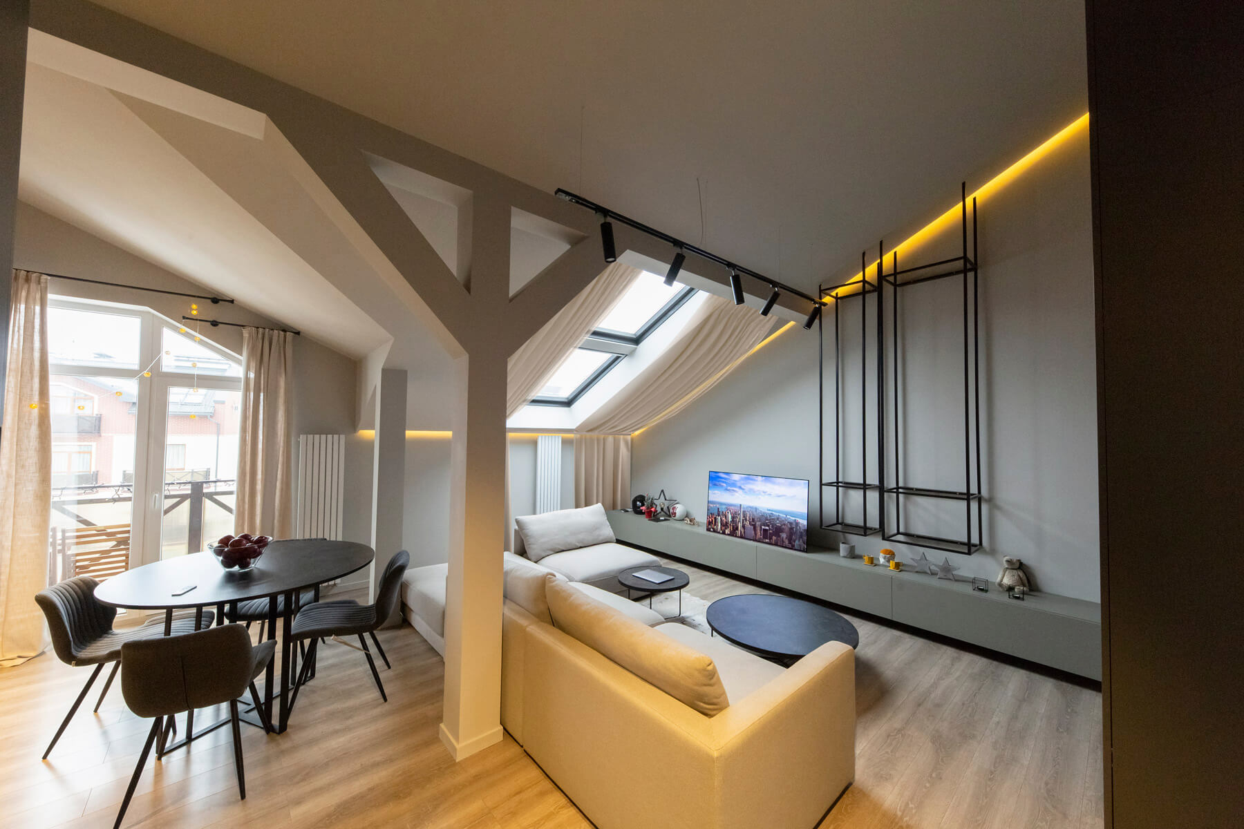 zasłony na okno dachowe