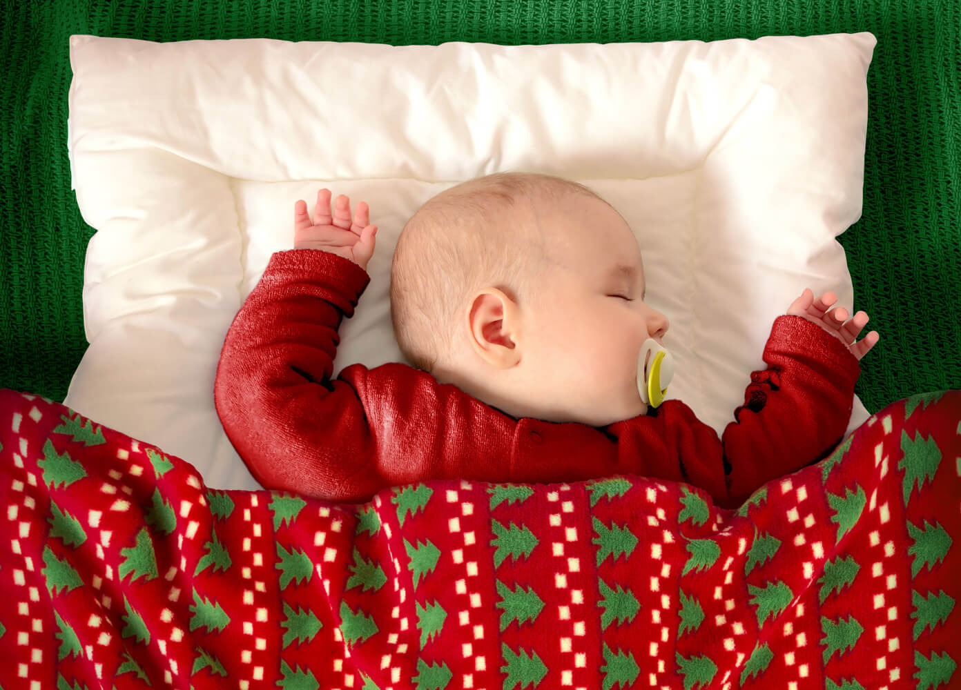 kiedy dac dziecku poduszke do spania