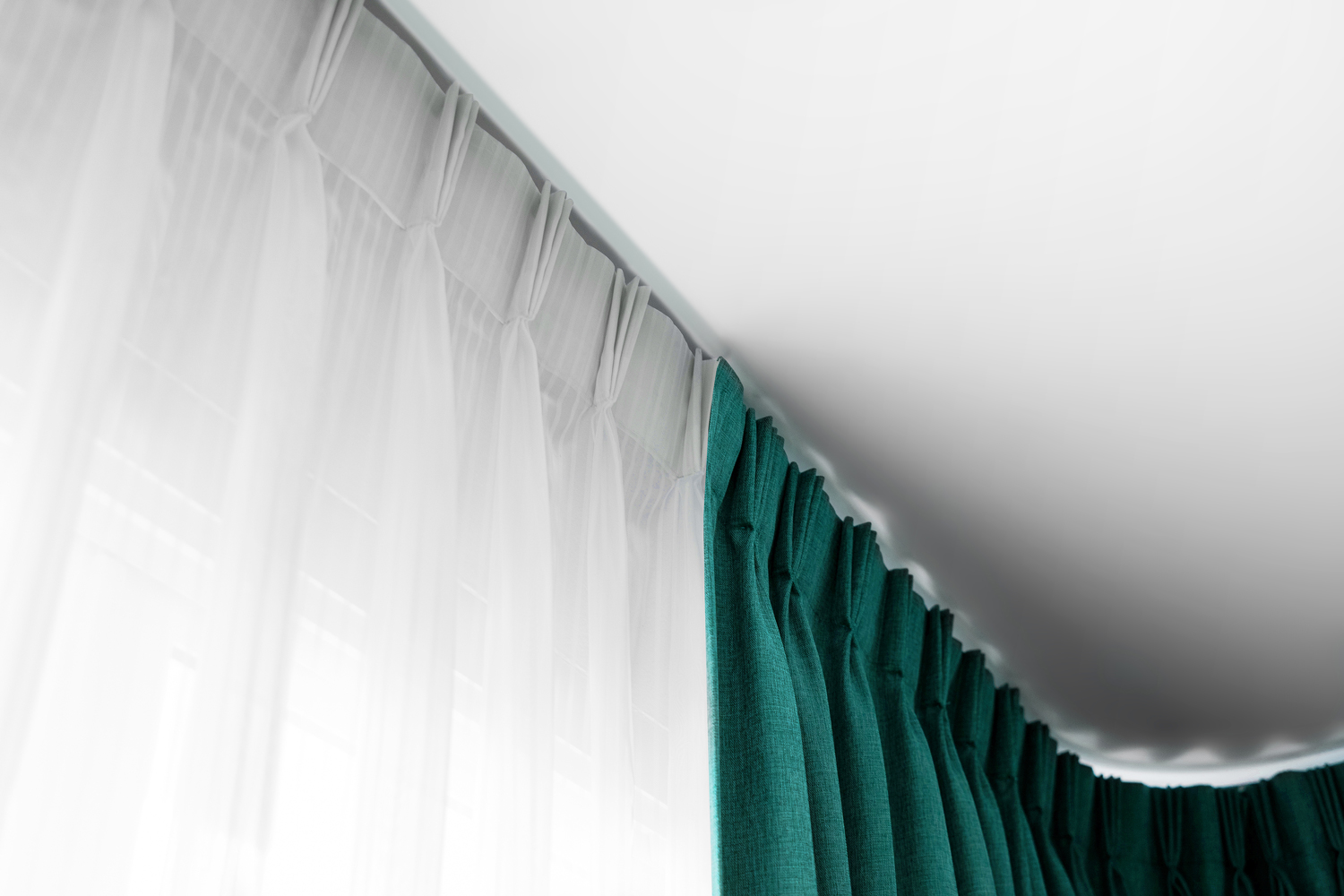 firany i zaslony na jednym drazku