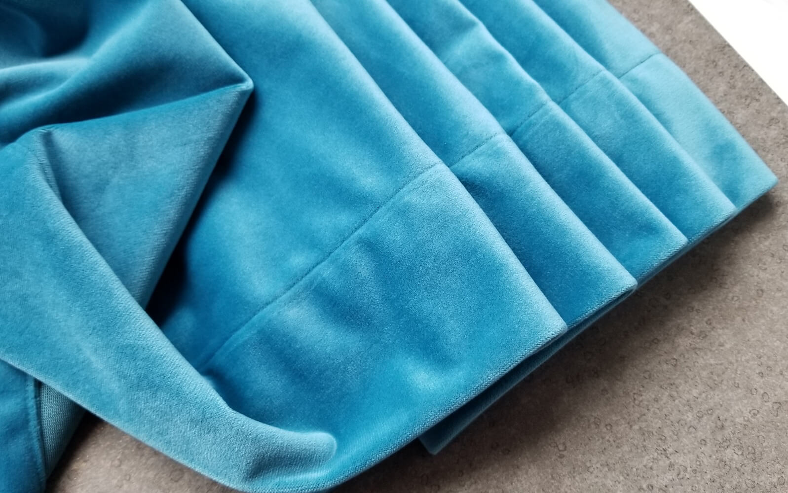 zasłony na przelotkach