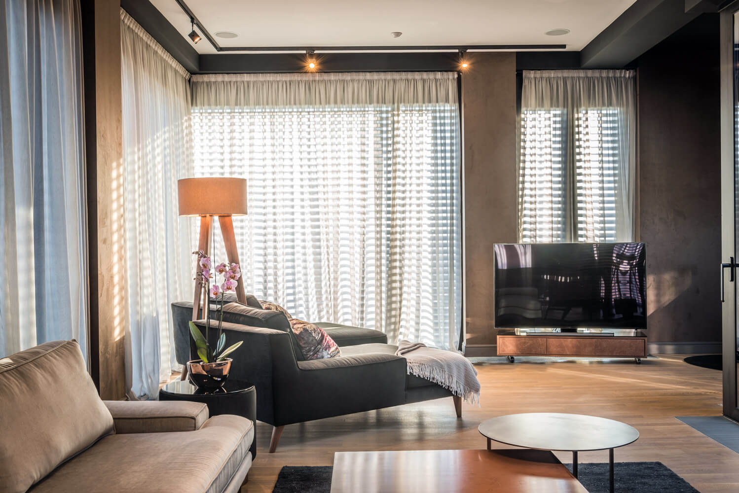 Jak rozmieścić halogeny w suficie podwieszanym