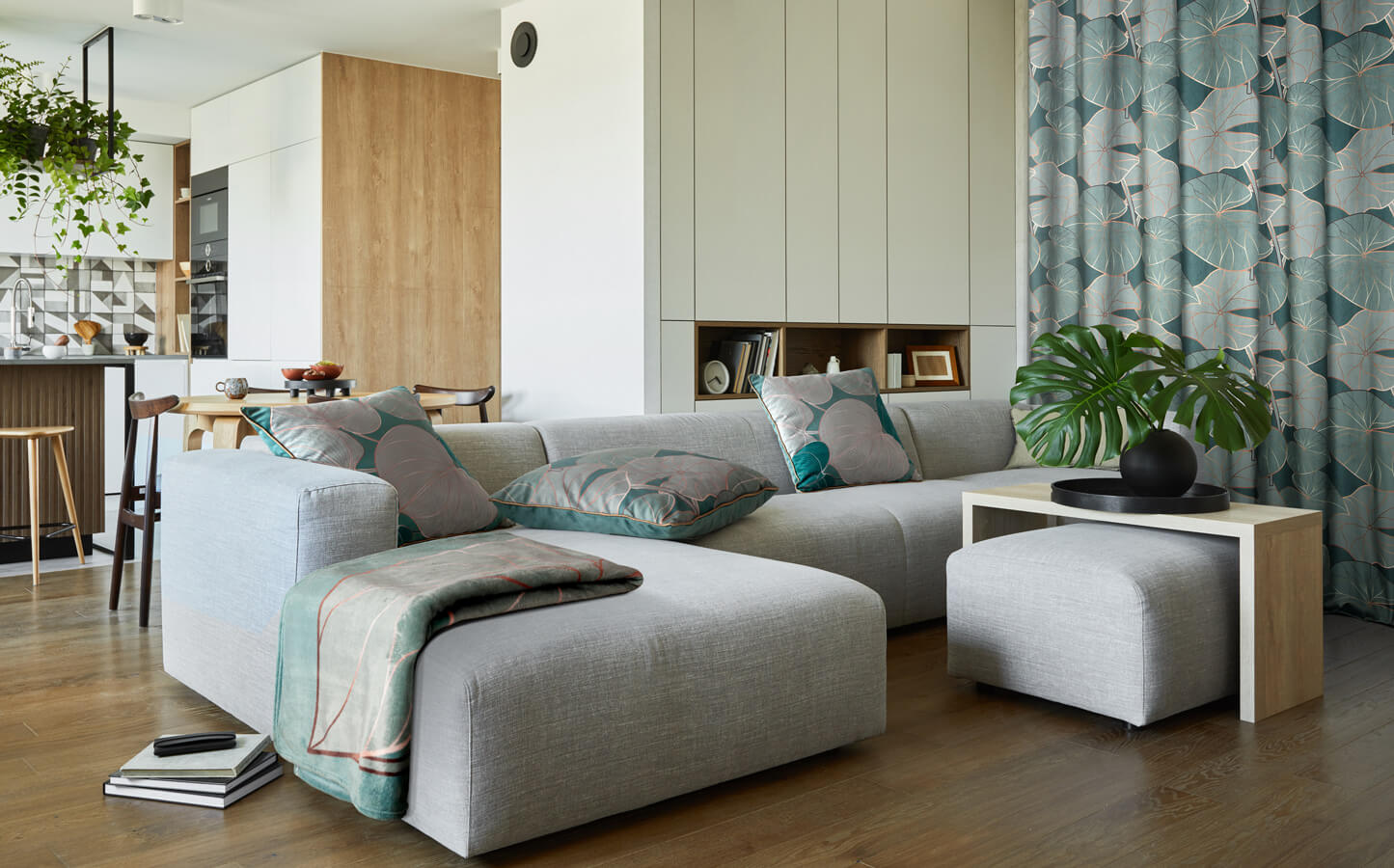 Jak ułożyć koc na narożniku