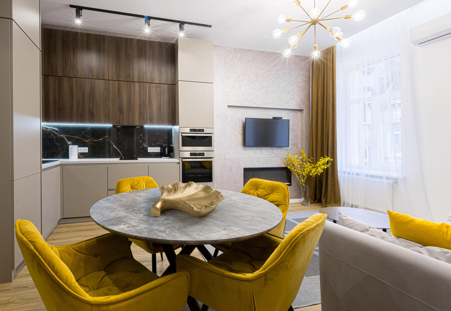 sciana za telewizorem