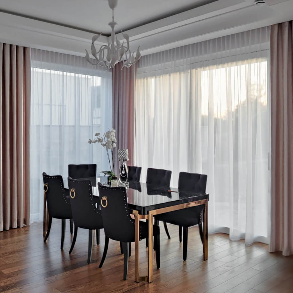 Jak, czym zasłonić okno przed sąsiadami?