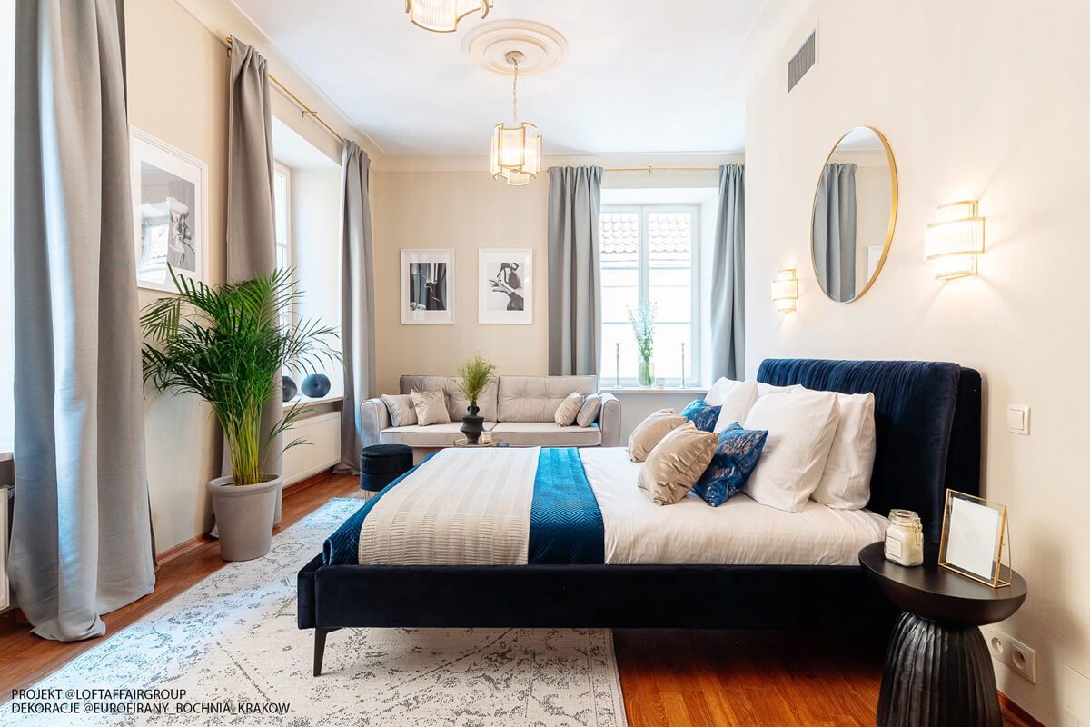 jak ułożyć poduszki na łóżku