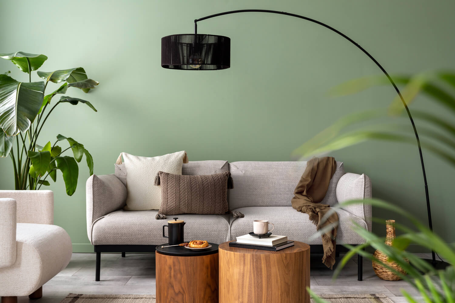 jakie poduszki do szarej kanapy