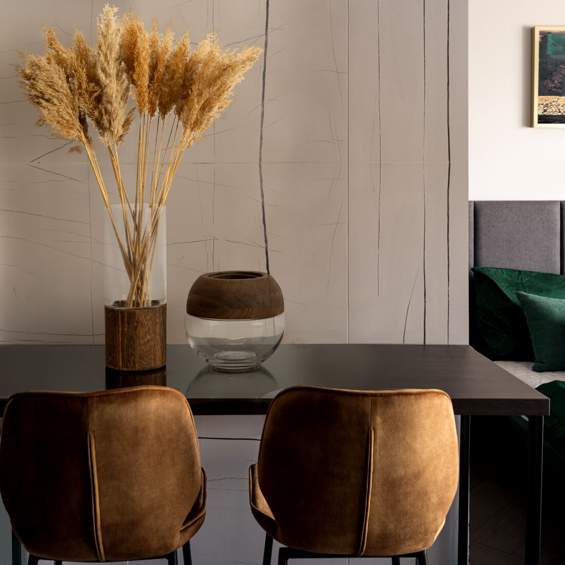 jak wykończyć ścianę nad stołem w kuchni