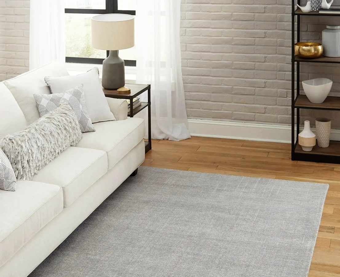 jaki dywan do szarego salonu