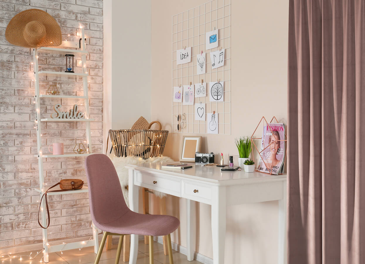 co pasuje do ceglanej ściany