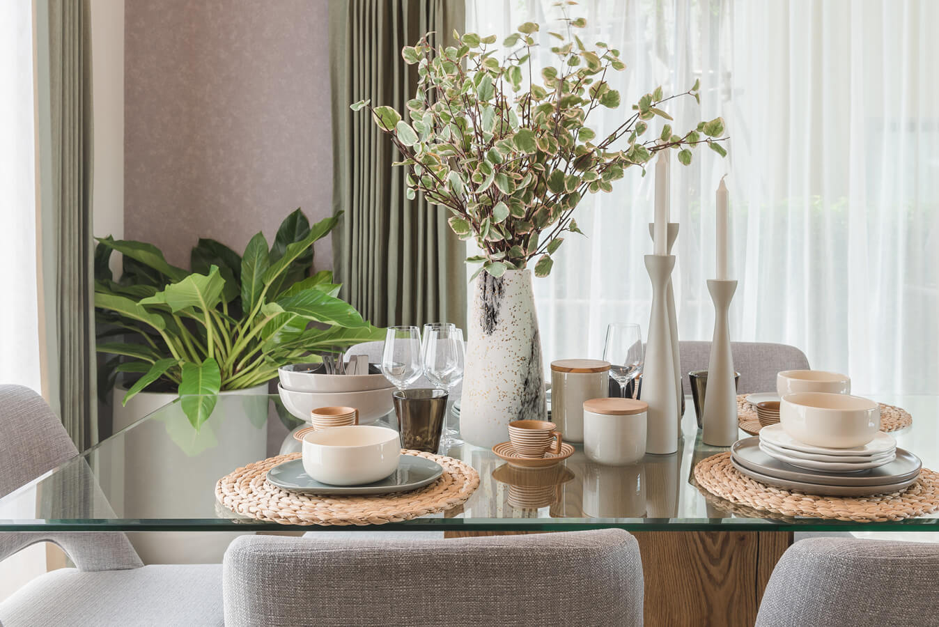 co położyć na szklany stół