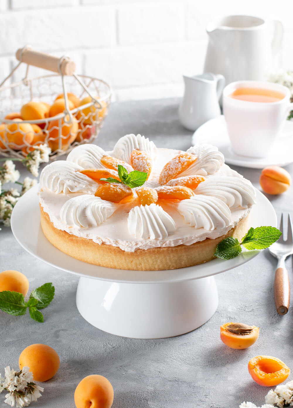 jak ładnie ułożyć ciasto na paterze