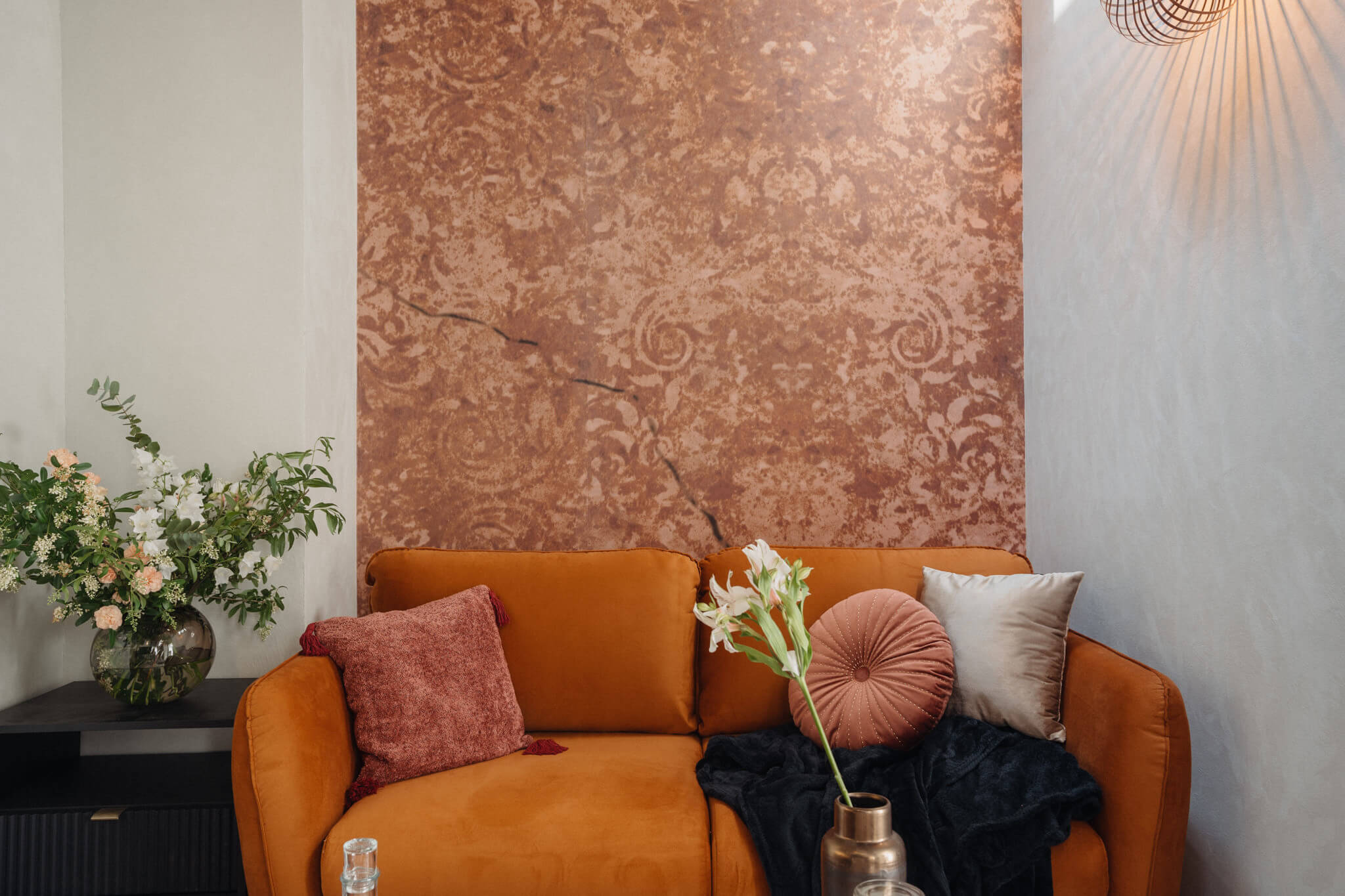 jaki kolor ścian do pomarańczowych mebli