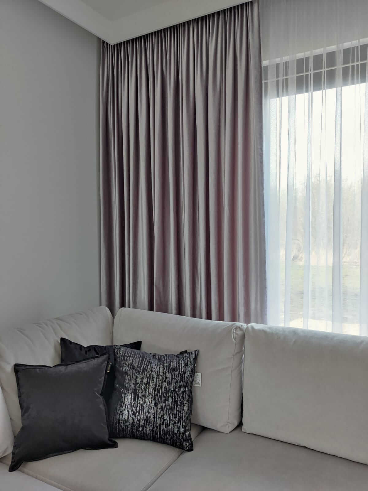 jaki kolor pasuje do pudrowego różu