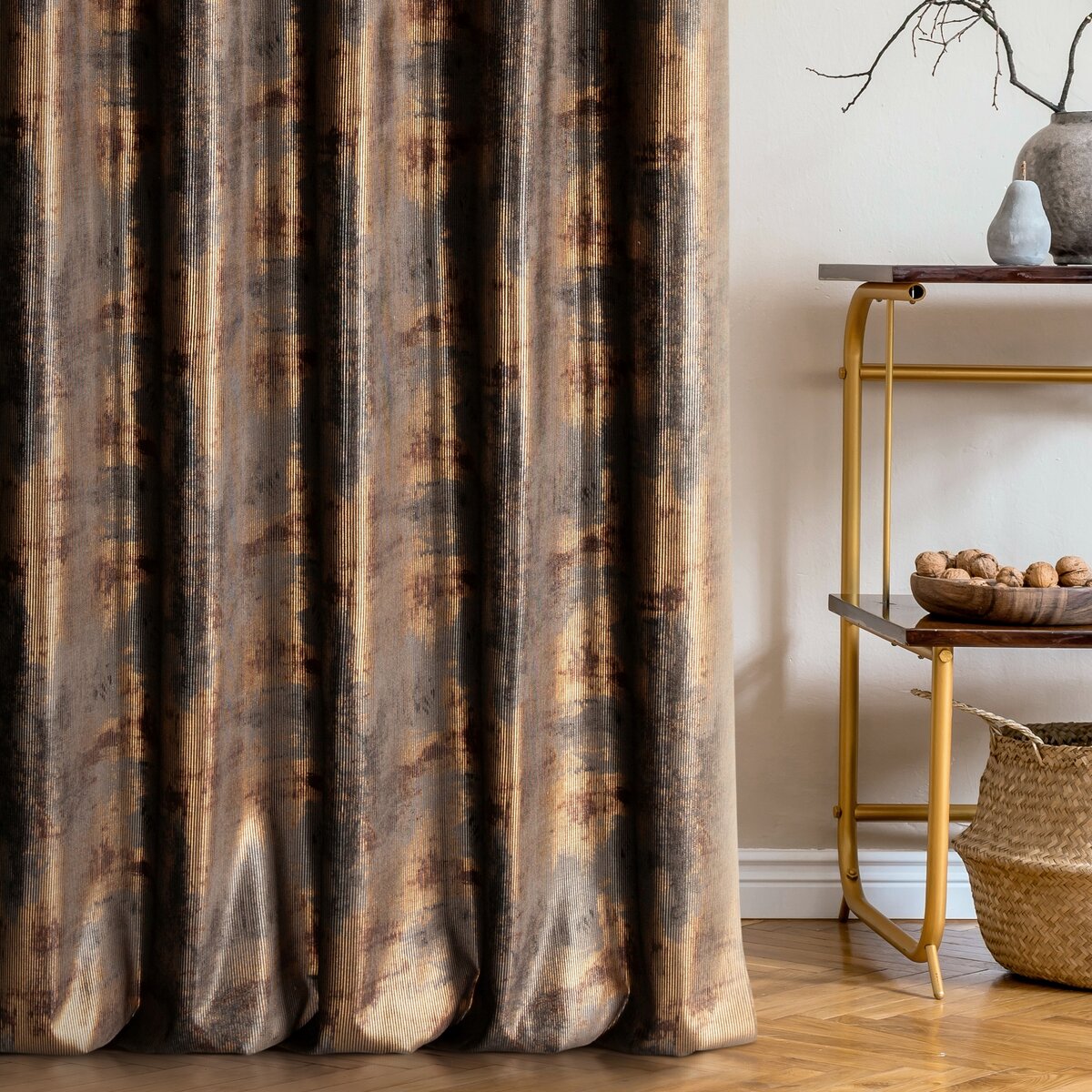 jakie są modne zasłony do salonu