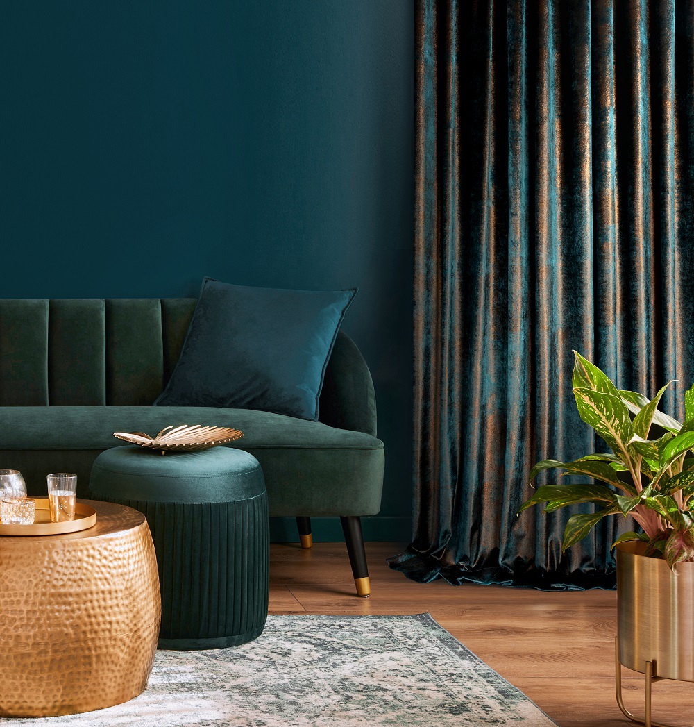 zasłony leżące na podłodze ile cm