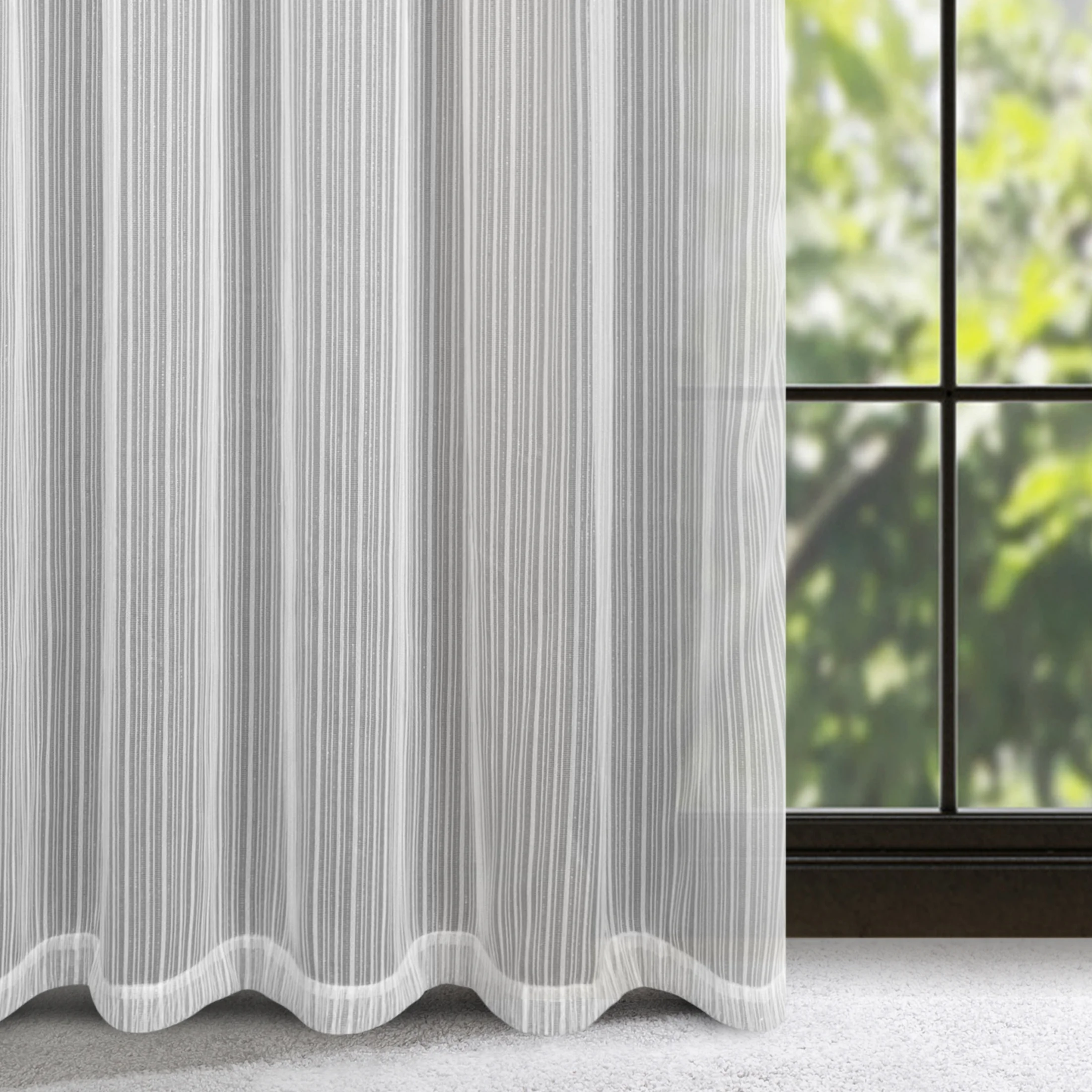 Firana biała z tkaniny w prążki przeplatane błyszczącą nicią 140x270 cm taśma NOELIA | eurofirany