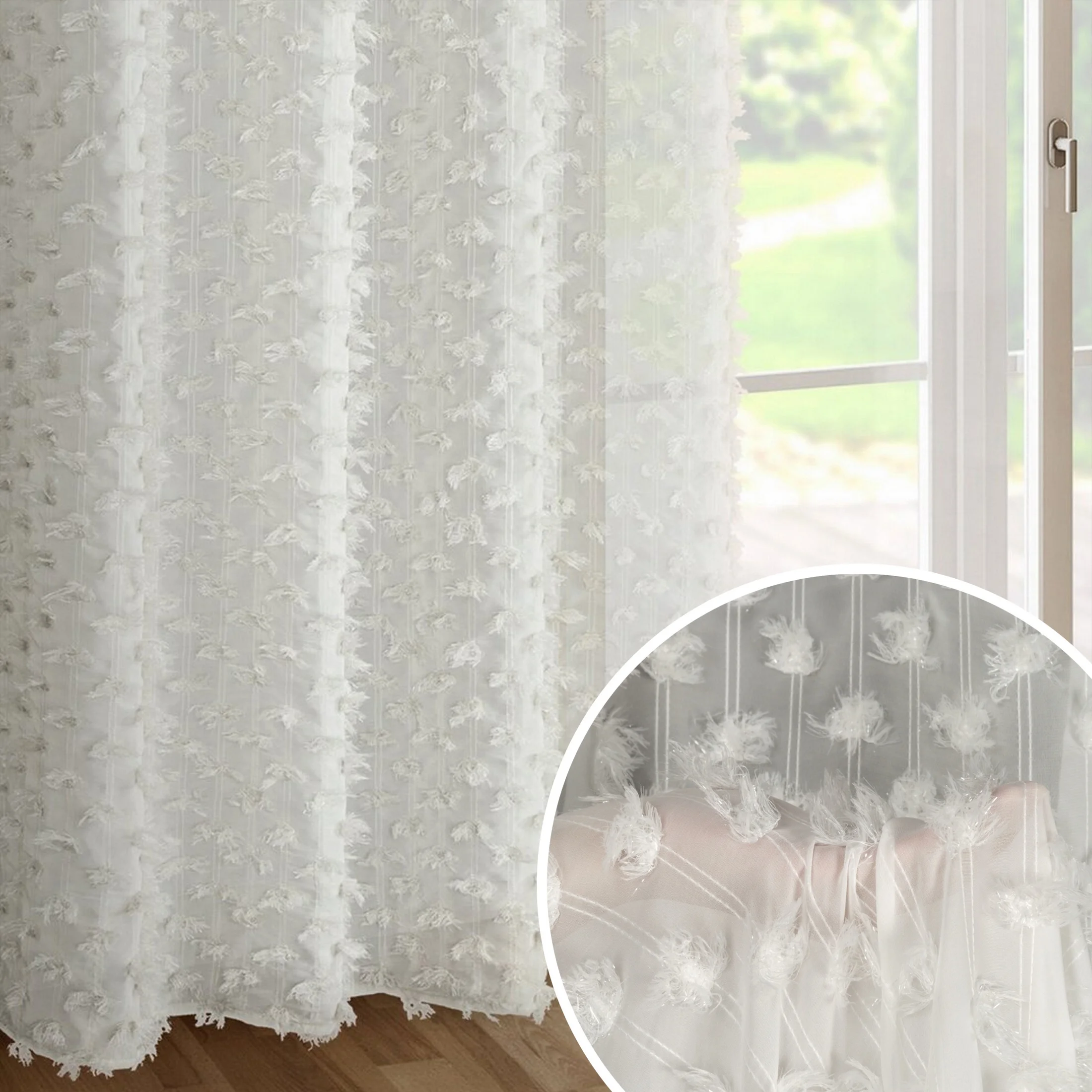 Zasłona kremowa zdobiona pomponami z szyfonu 135x250 przelotka - AURELIA - Eva Minge