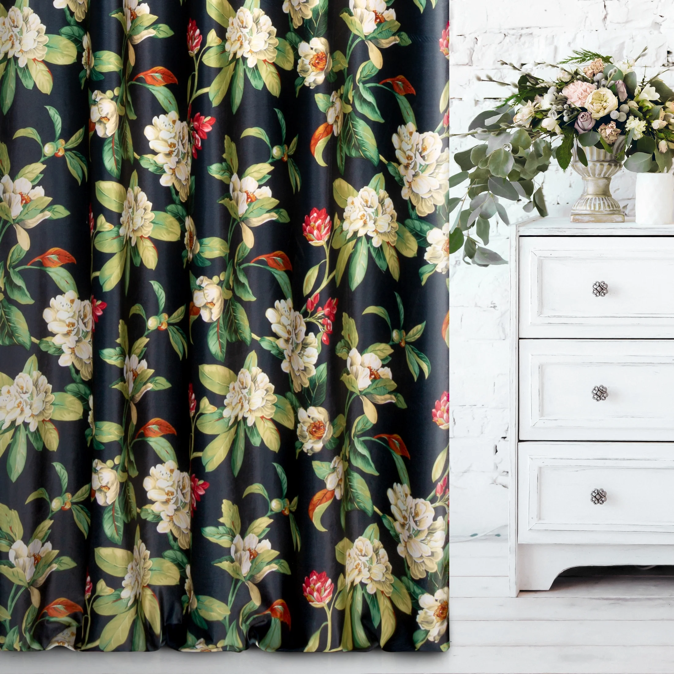 Tkanina zasłonowa miękki w dotyku welwet, z kwiatowo-botanicznym nadrukiem