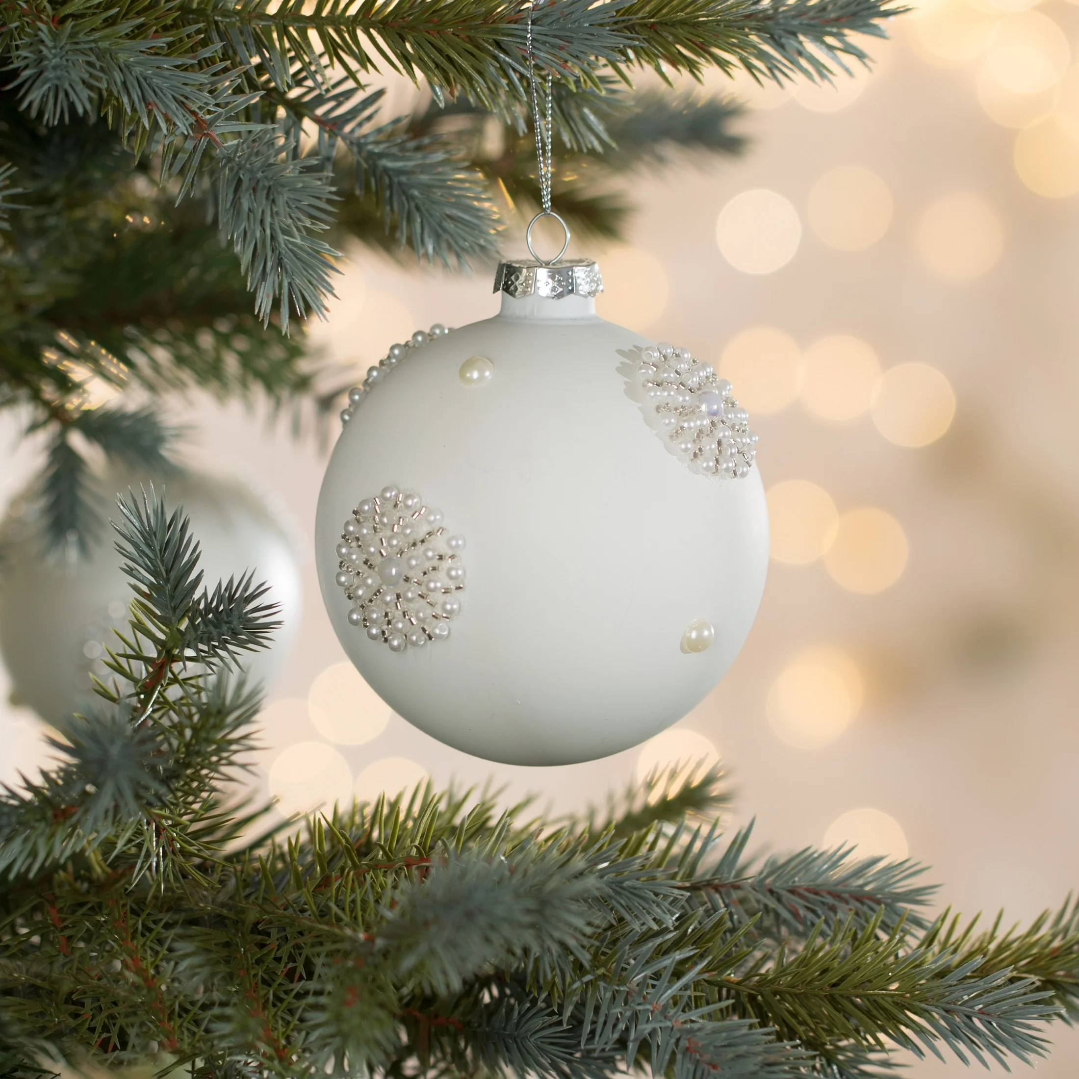 Szklana bombka choinkowa ręcznie zdobiona z dodatkiem perełek | 