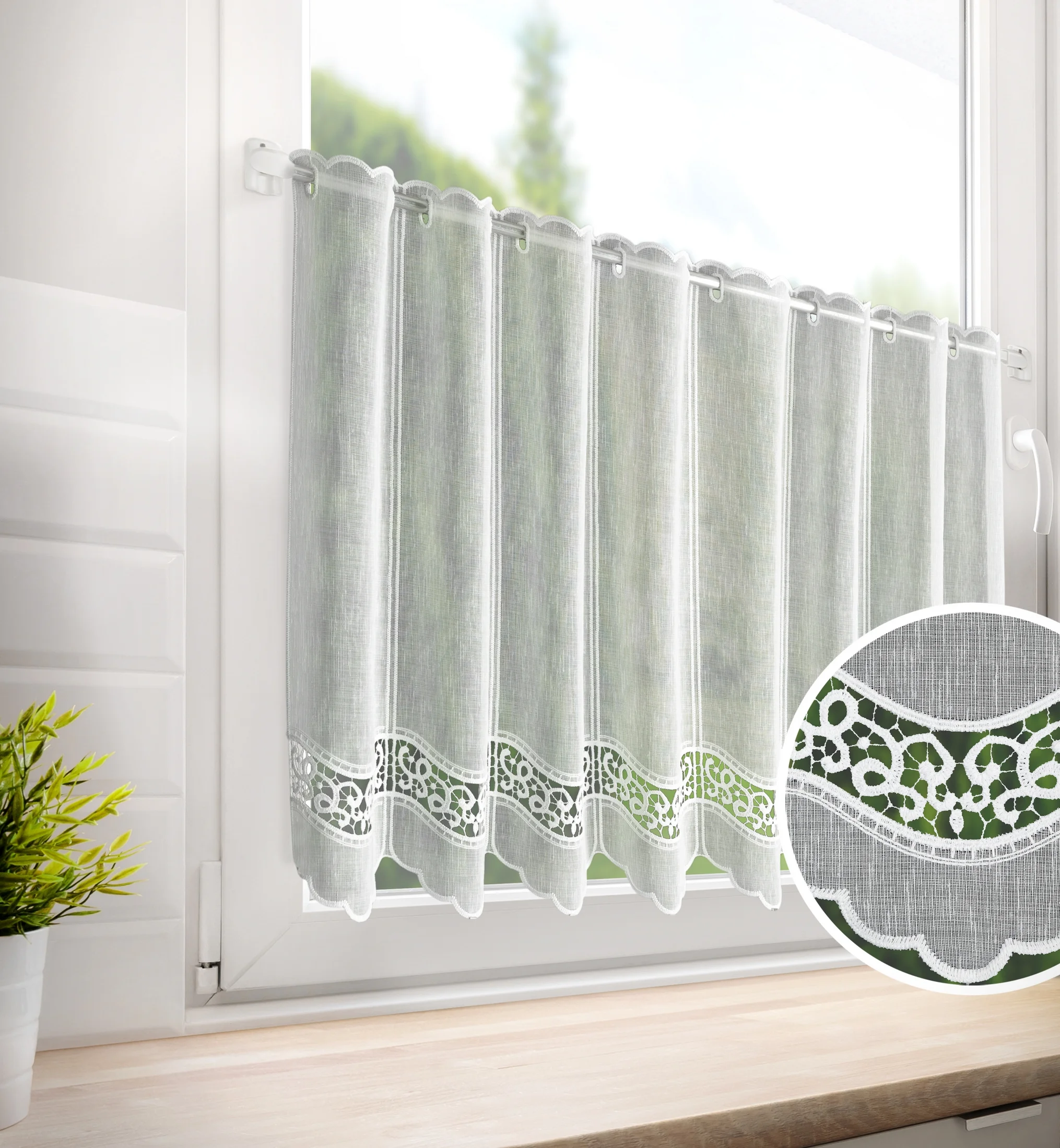 Tkanina firanowa zazdrostka z etaminy zdobiona ażurowym haftowanym wzorem