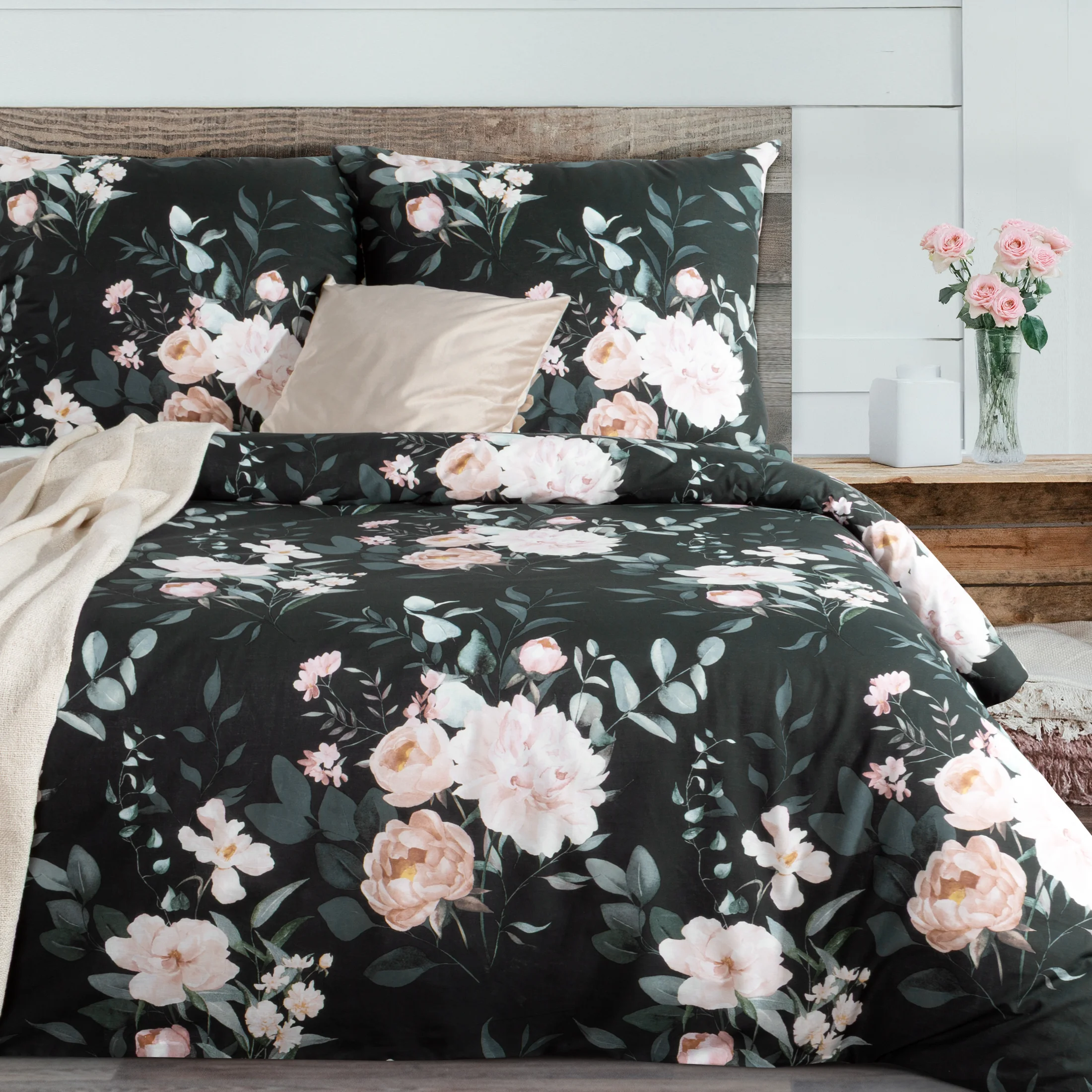 Pościel 140x200 cm bawełna ranforce kolor czarny, szałwiowy z motywem kwiatów ROSITA 1 | eurofirany