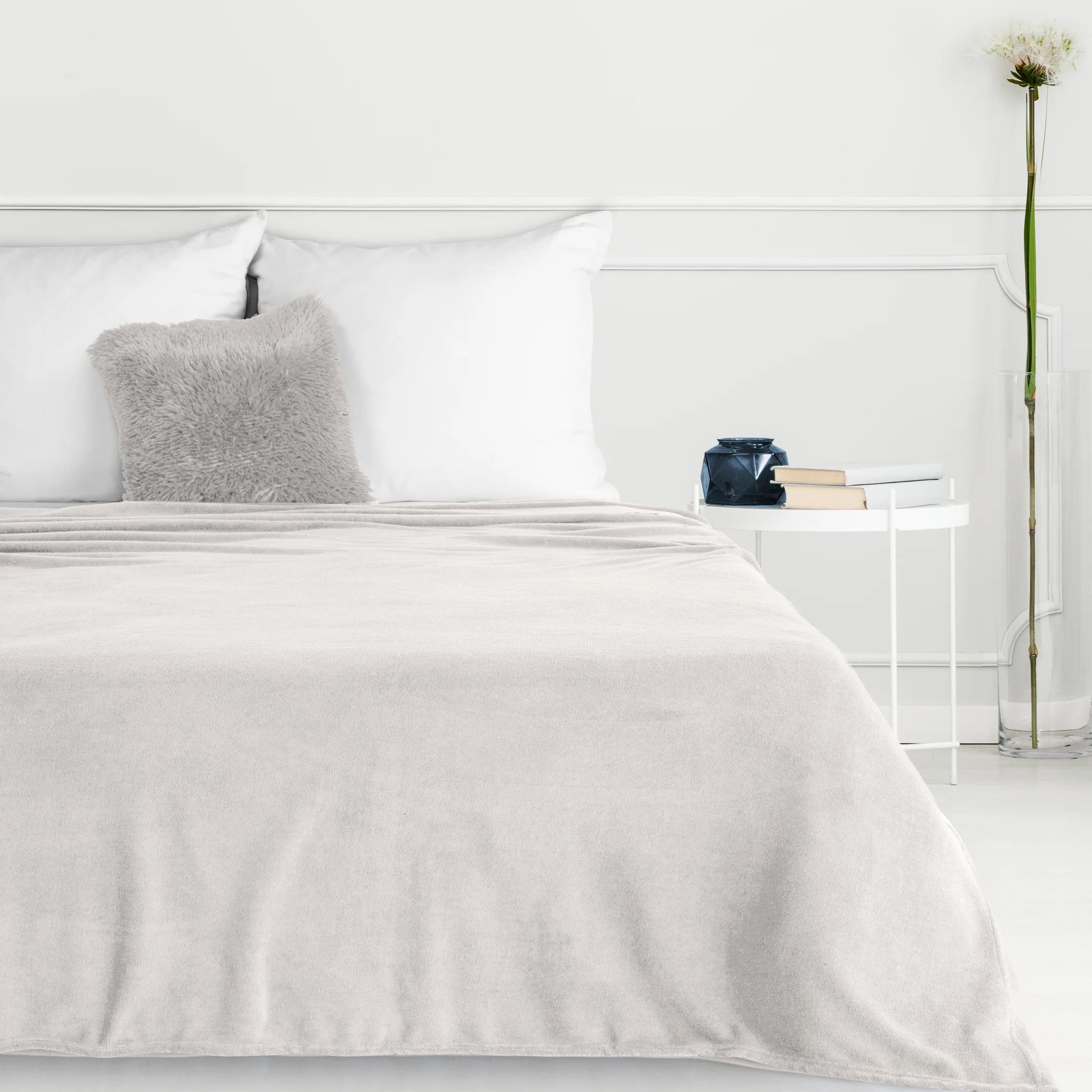 Koc 150x200 cm kremowy miękki i delikatny w dotyku jednokolorowy koc SIMPLE 1 | eurofirany