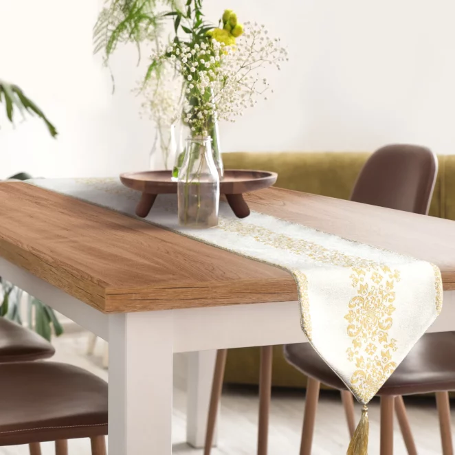 Bieżnik na stół biały 30x120 cm MAJORKA w stylu glamour zdobiony złotym ornamentem i chwostami