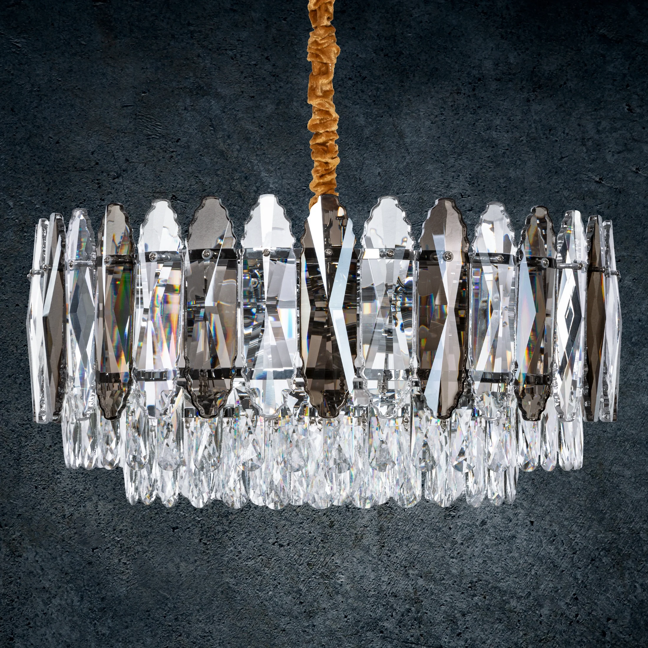 Lampa wisząca do salonu transparentno, złota NELA z zwisającymi kryształkami, z możliwością regulacji wysokości