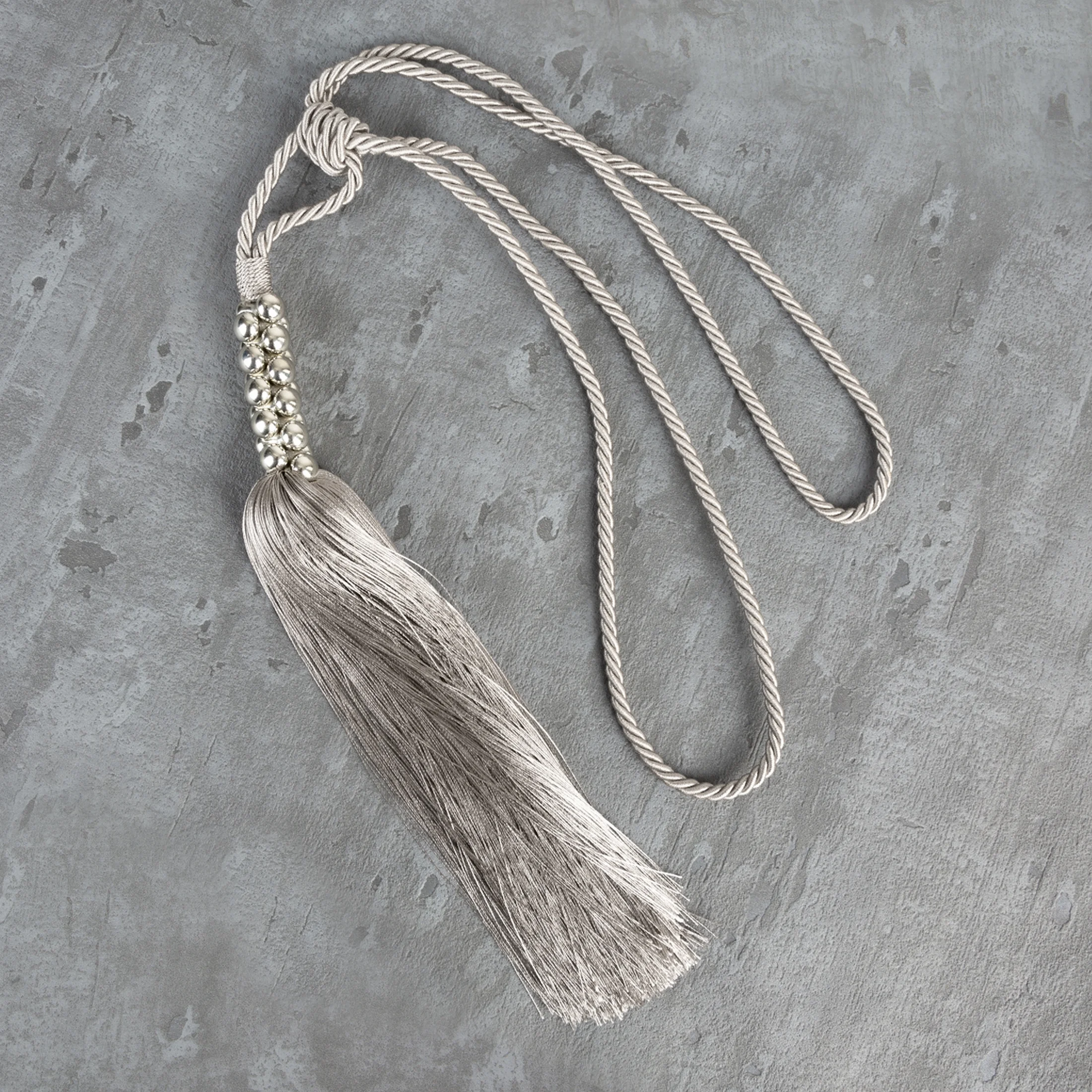 Dekoracyjny sznur NIVA do upięć z chwostem