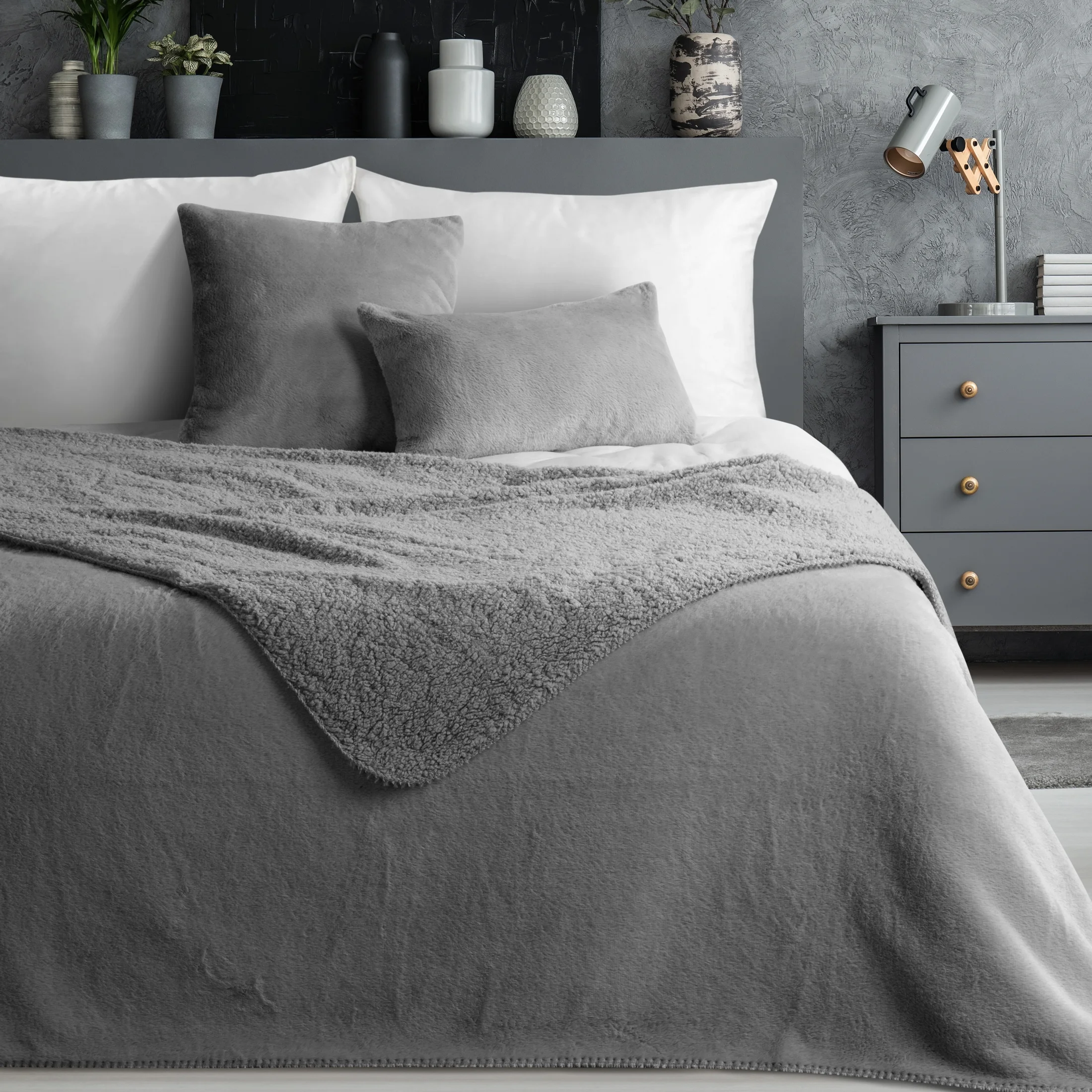 Narzuta dwustronna z przyjemnego futerka i tkaniny barankowej srebrna 220x240 cm NINA Eurofirany Premium | eurofirany