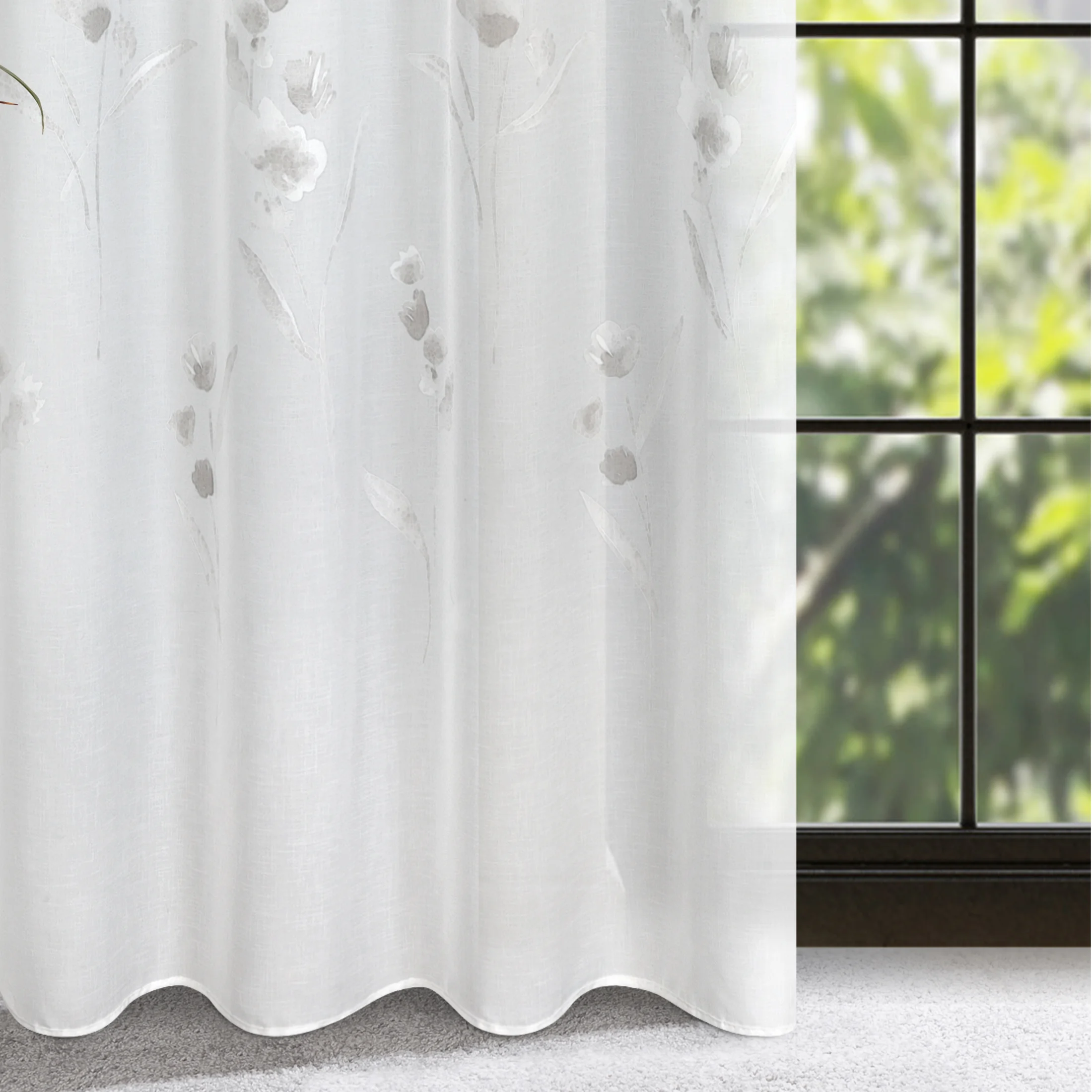 Firana z lekkiej etaminy zdobiona subtelnym kwiatowym wzorem 140x250 cm przelotka ISABEL | eurofirany