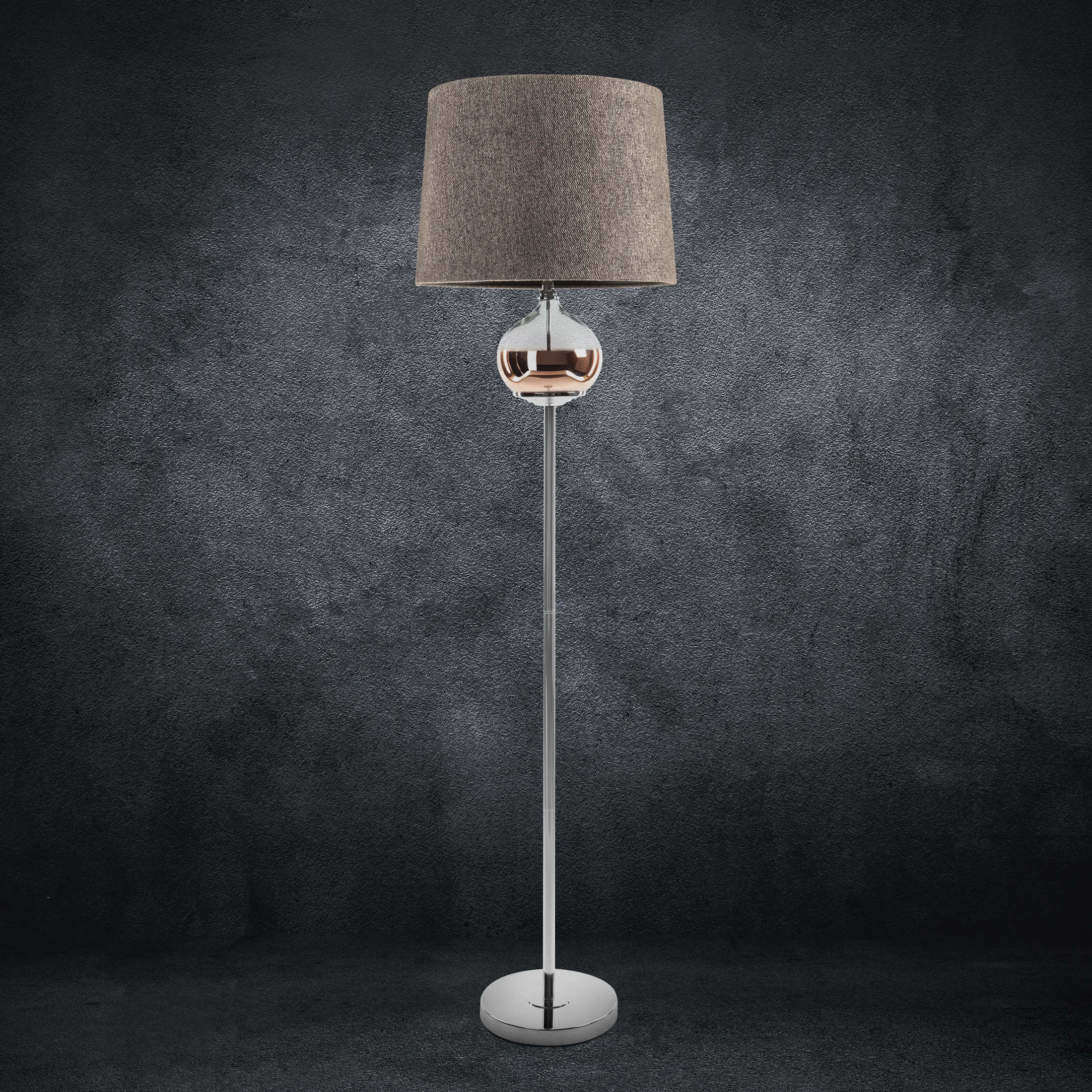 Lampa stojąca do pokoju beżowo, srebrna AMORA z matowym abażurem o widocznym splocie