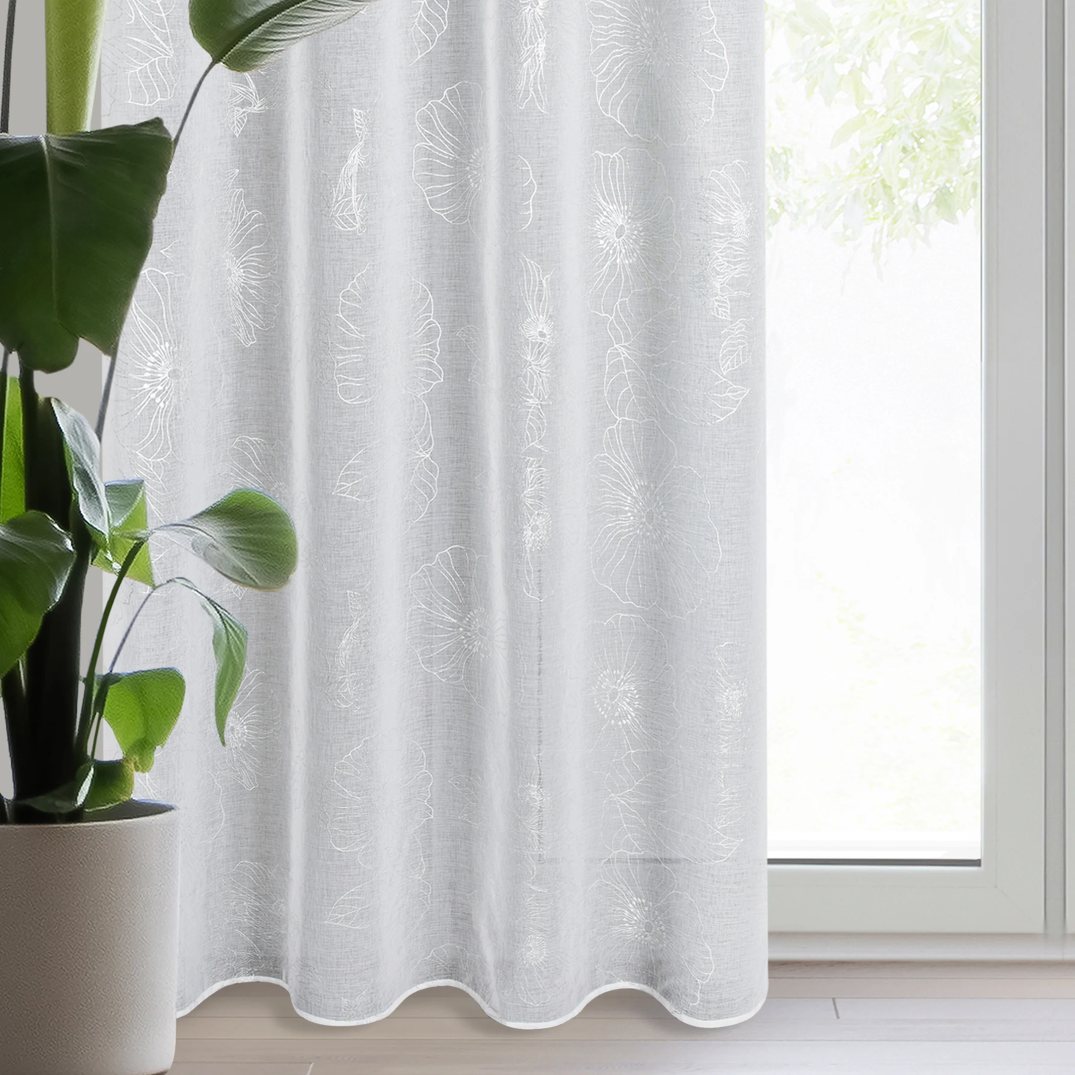 Zasłona biało, srebrna z nadrukiem kwiatów 140x250 cm przelotka - SAGI | eurofirany