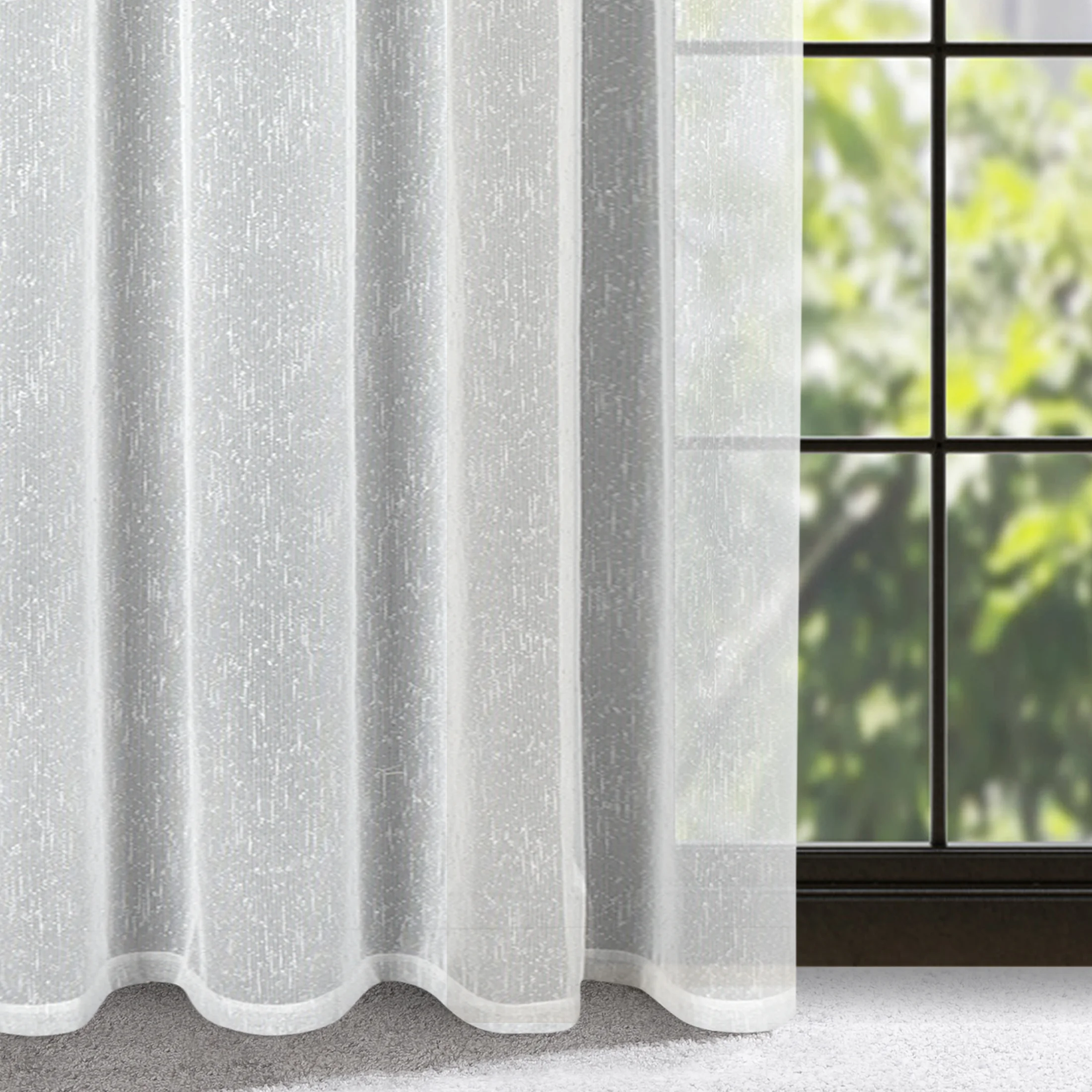Firana biało, srebrna o strukturze drobnego deszczyku przetykana srebrną nicią 140x250 cm przelotka KELLY | eurofirany