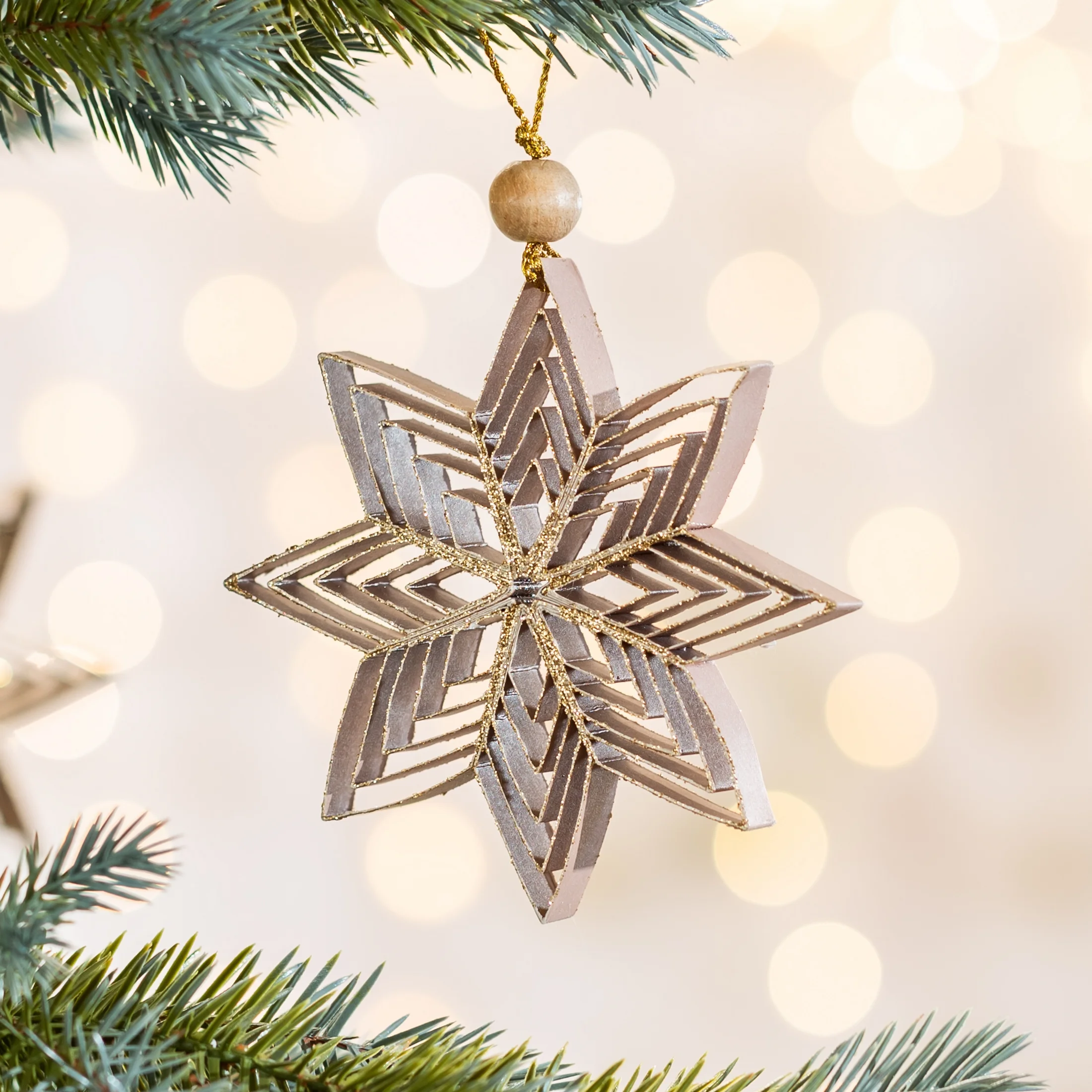 Ozdoba choinkowa gwiazda w stylu eko zdobiona delikatnymi drobinkami brokatu | eurofirany